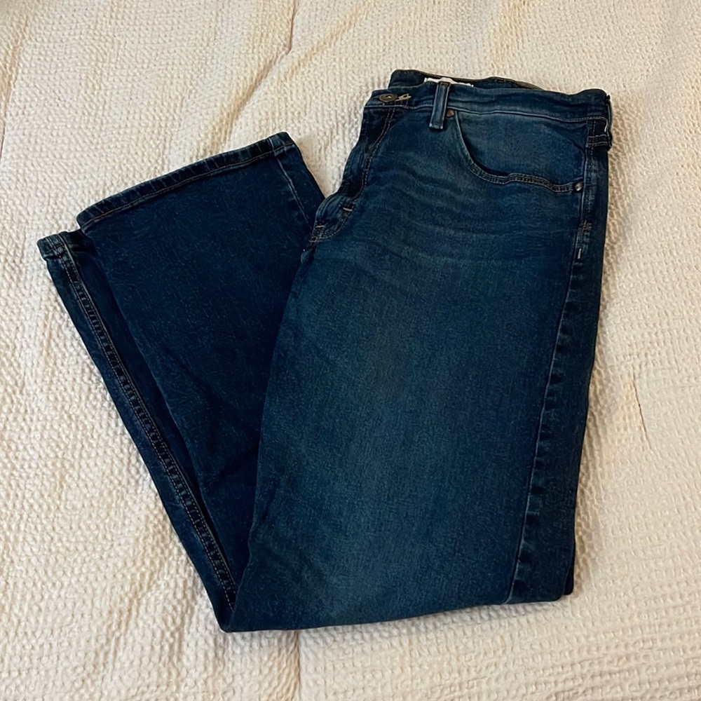 Men’s Wrangler Relaxed Bootcut jeans